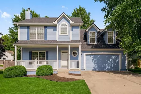 701 SE James Cir, Lees Summit, MO 64063