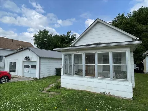 2510 S 4th St, Leavenworth, KS 66048
