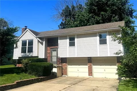 3008 S Bryn Mawr Dr, Independence, MO 64057