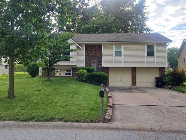 3008 S Bryn Mawr Dr, Independence, MO 64057