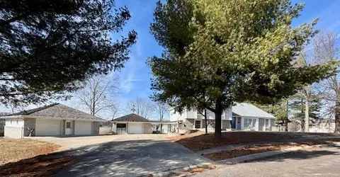 802 E Concord Dr, Plattsburg, MO 64477