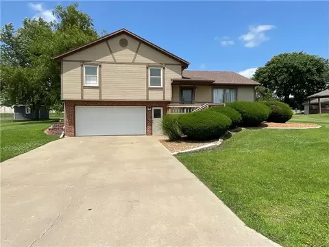 1103 E 2nd Ter, Cameron, MO 64429