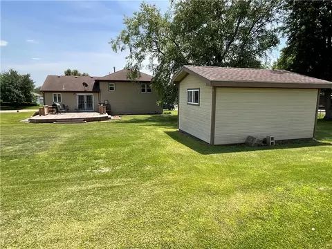 Exterior - 1103 E 2nd Ter, Cameron, MO 64429 photo 8 of 9