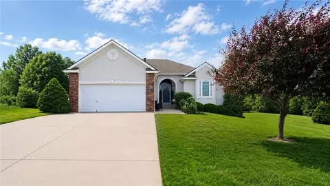 9428 N Ditzler Ave, Kansas City, MO 64157