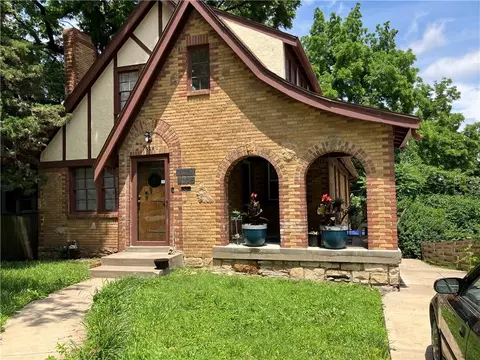 1824 E 47 Ter, Kansas City, MO 64130