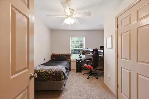 Bedroom - 1712 S Hands St, Independence, MO 64055 photo 5 of 8