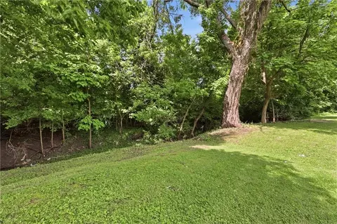 Exterior - 1712 S Hands St, Independence, MO 64055 photo 13 of 18