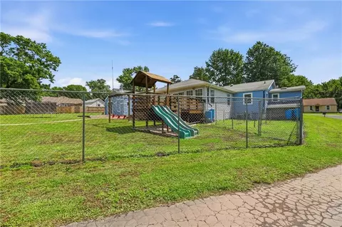 Exterior - 1712 S Hands St, Independence, MO 64055 photo 4 of 18