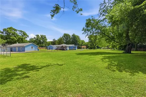 Exterior - 1712 S Hands St, Independence, MO 64055 photo 16 of 18