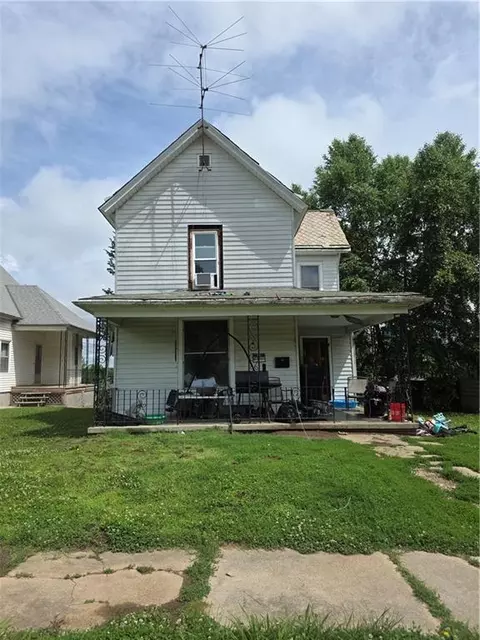 2937 Seneca St, Saint Joseph, MO 64507