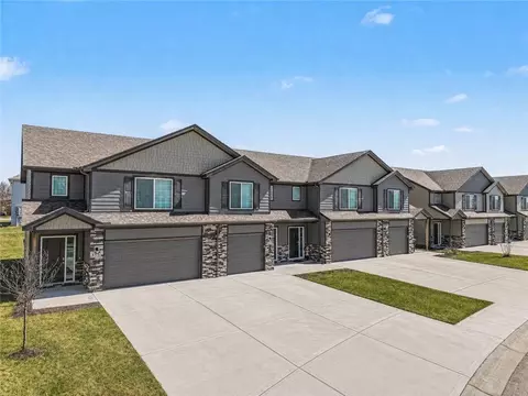 1500 NE Shale Ct, Grain Valley, MO 64029