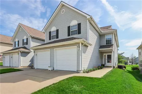 8035 N Elmwood Ave, Kansas City, MO 64119