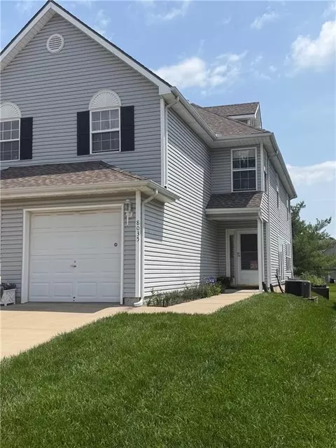 8035 N Elmwood Ave, Kansas City, MO 64119