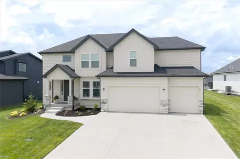 16872 S Norton St, Olathe, KS 66062