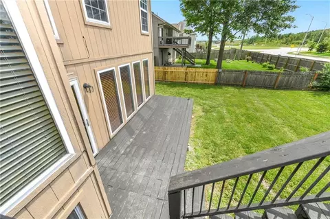 Exterior - 644 SE Jonathon Ave, Lees Summit, MO 64063 photo 5 of 9