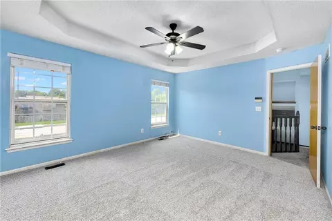 Bedroom - 644 SE Jonathon Ave, Lees Summit, MO 64063 photo 3 of 9