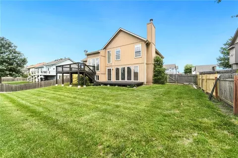Exterior - 644 SE Jonathon Ave, Lees Summit, MO 64063 photo 7 of 9