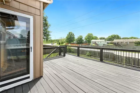 Exterior - 644 SE Jonathon Ave, Lees Summit, MO 64063 photo 3 of 9
