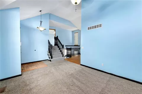 Living - 644 SE Jonathon Ave, Lees Summit, MO 64063 photo 4 of 10