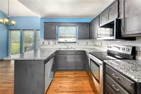 Kitchen - 644 SE Jonathon Ave, Lees Summit, MO 64063 photo 3 of 5