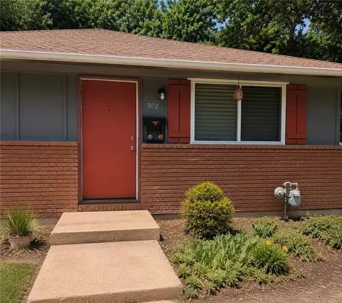 308 E 78th Ter, Kansas City, MO 64114
