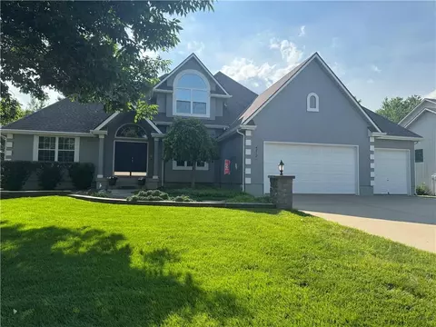 4212 NE Suwannee Dr, Lees Summit, MO 64064