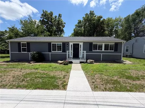 303 W Front St, Grain Valley, MO 64029