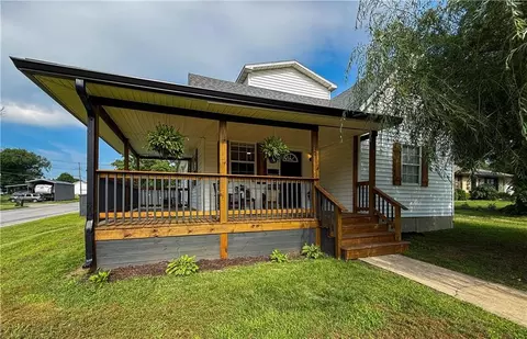 526 S West St, Nevada, MO 64772