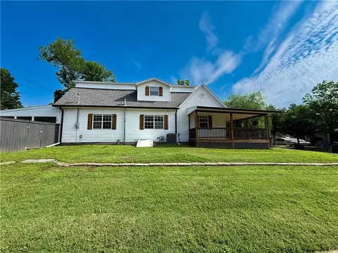 Exterior - 526 S West St, Nevada, MO 64772 photo 9 of 9