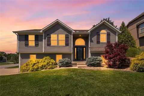 19505 W 110th St, Olathe, KS 66061