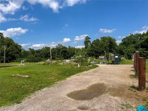 302 E Oak St, Weir, KS 66781