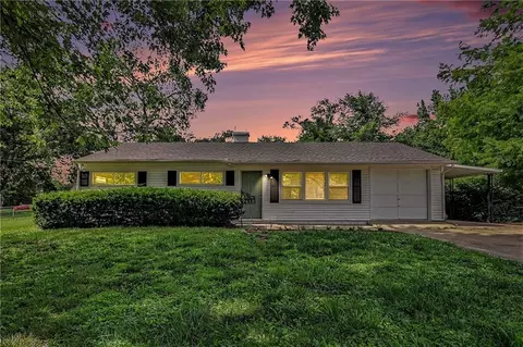 7412 E 113th St, Kansas City, MO 64134