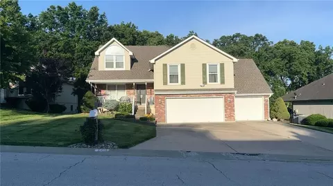 3329 Gateway Dr, Independence, MO 64057