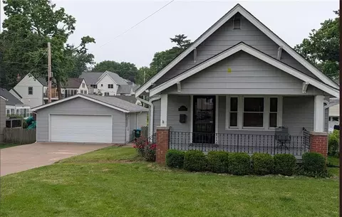 5104 Belinder Ave, Westwood, KS 66205
