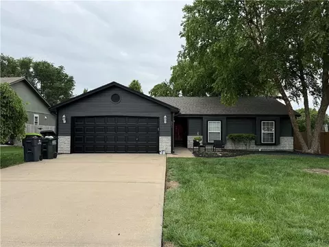 351 W Skylark St, Gardner, KS 66030