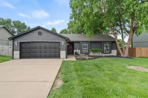 351 W Skylark St, Gardner, KS 66030