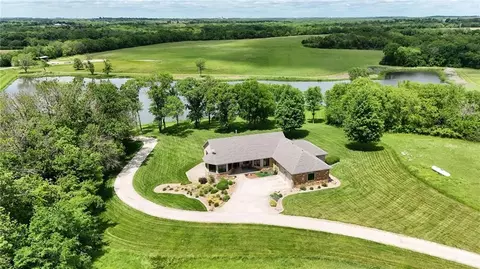 1672 N 1 Rd, Baldwin City, KS 66006