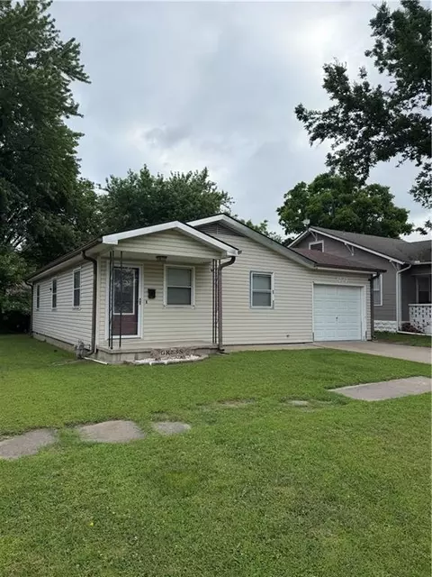 2727 Crawford Ave, Parsons, KS 67357