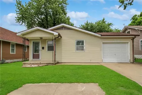 2727 Crawford Ave, Parsons, KS 67357