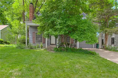 5612 Birch St, Roeland Park, KS 66205