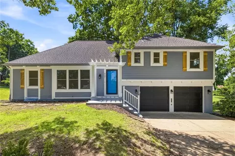 5131 W 63rd St, Prairie Village, KS 66208