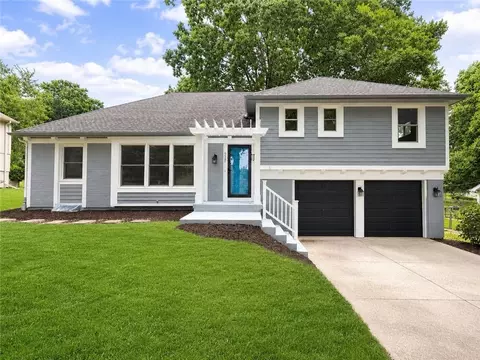 5131 W 63rd St, Prairie Village, KS 66208