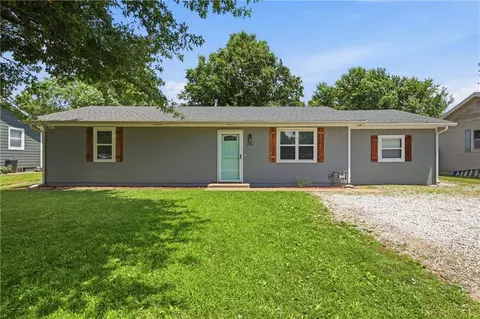 505 N Olive St, Holden, MO 64040