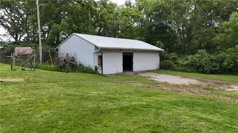 Exterior - 503 Hallar Ave, Gower, MO 64454 photo 10 of 11