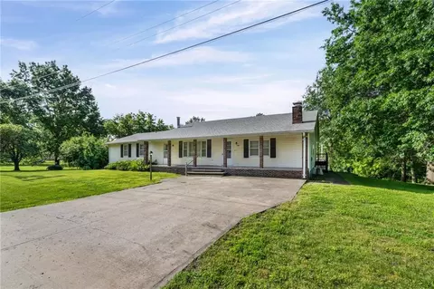 Exterior - 503 Hallar Ave, Gower, MO 64454 photo 2 of 11