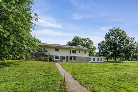 Exterior - 503 Hallar Ave, Gower, MO 64454 photo 6 of 11