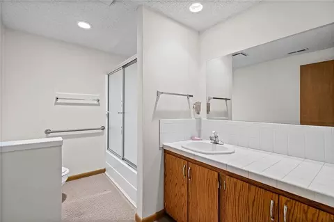 Bath - 503 Hallar Ave, Gower, MO 64454 photo 1 of 3