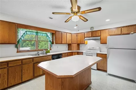 Kitchen - 503 Hallar Ave, Gower, MO 64454 photo 1 of 2