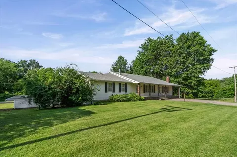 Exterior - 503 Hallar Ave, Gower, MO 64454 photo 3 of 11