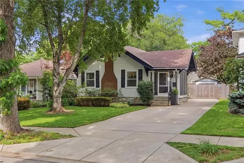 5827 Holmes St, Kansas City, MO 64110